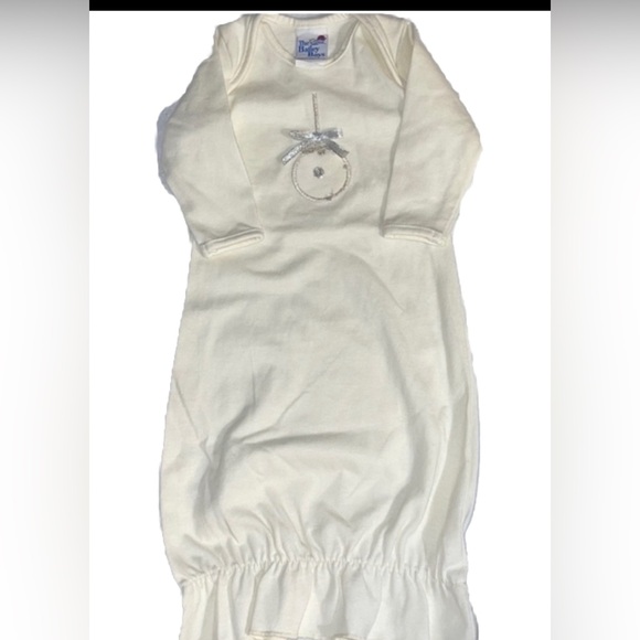 The Bailey Boys NB baby gown beautiful cream with silver ornament beautiful - Picture 1 of 7